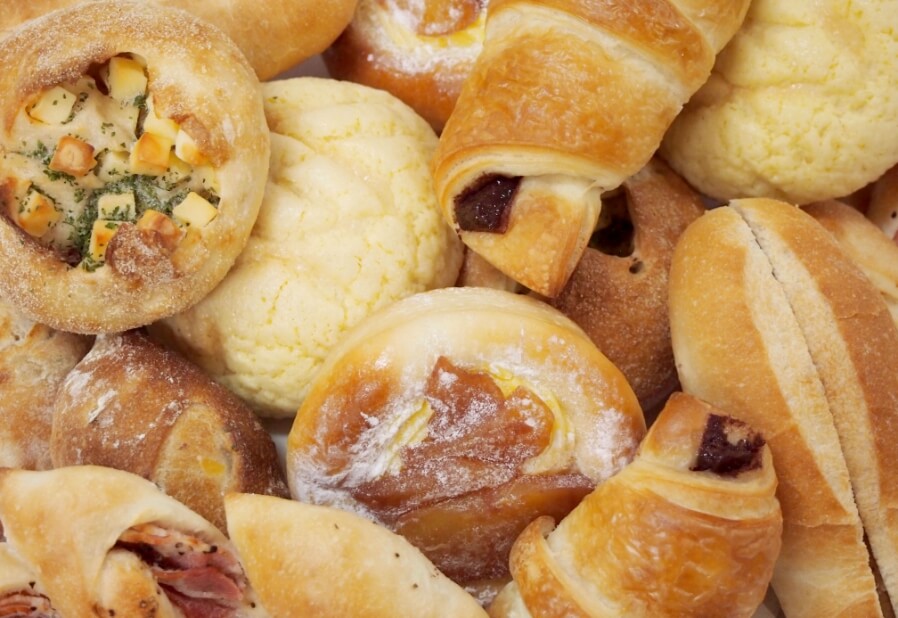 様々な種類の冷凍パン